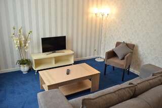 Отель Отель Ажур Одесса Семейный полулюкс-2