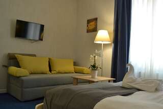 Отель Отель Ажур Одесса Улучшенный двухместный номер с 1 кроватью-6