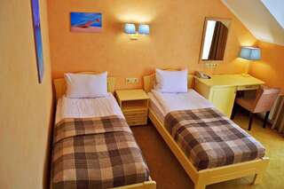 Отель Отель Ажур Одесса Улучшенный двухместный номер с 2 отдельными кроватями-10